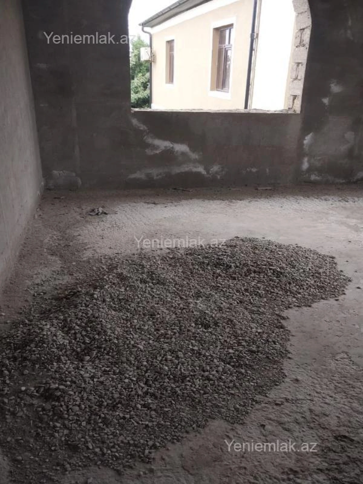 Satılır 8 otaqlı həyət evi 570 m²