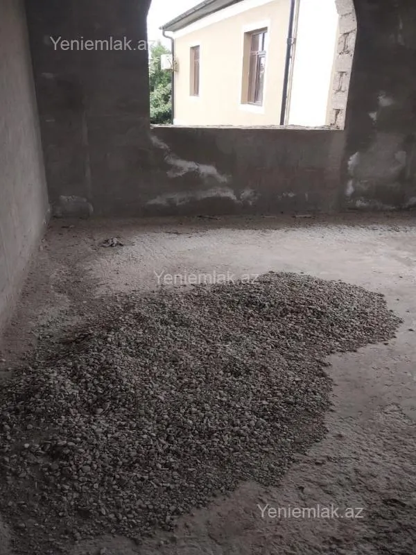 Satılır 8 otaqlı həyət evi 570 m²