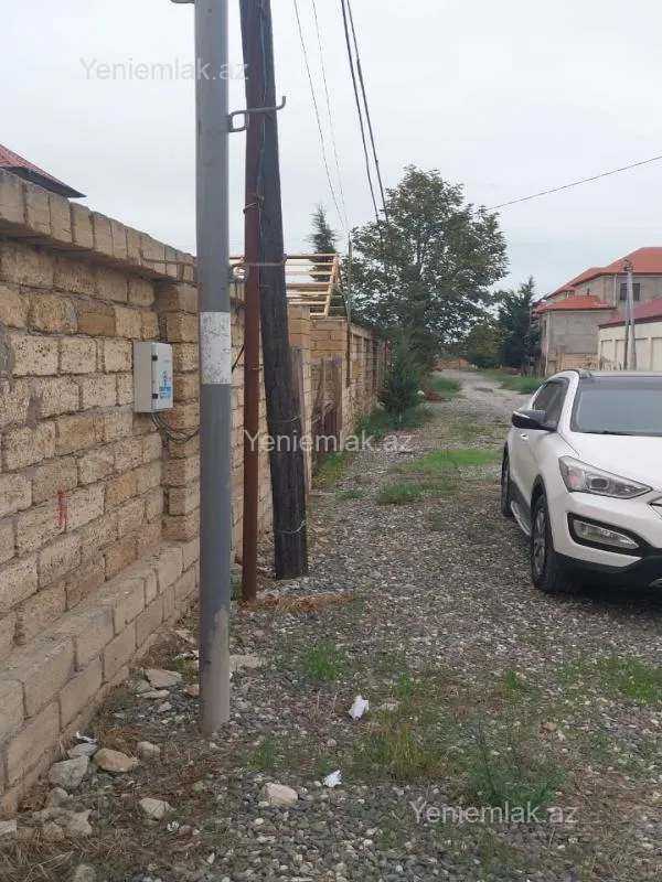 Satılır 8 otaqlı həyət evi 570 m²
