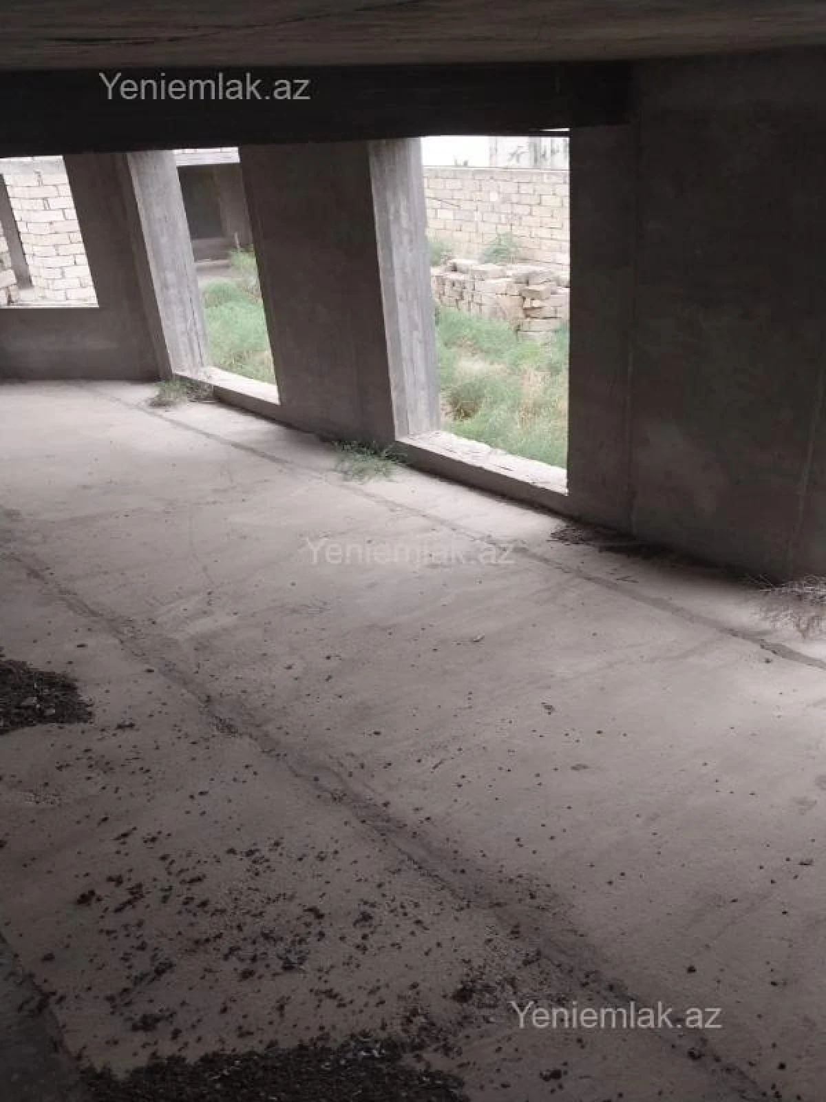 Satılır 8 otaqlı həyət evi 570 m²