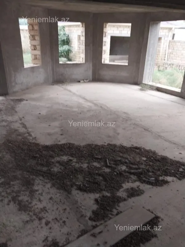 Satılır 8 otaqlı həyət evi 570 m²