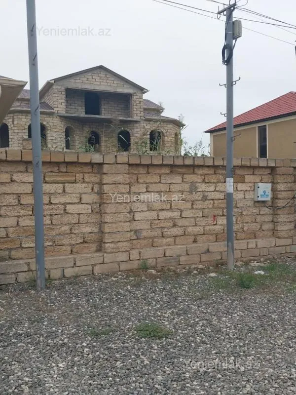 Satılır 8 otaqlı həyət evi 570 m²