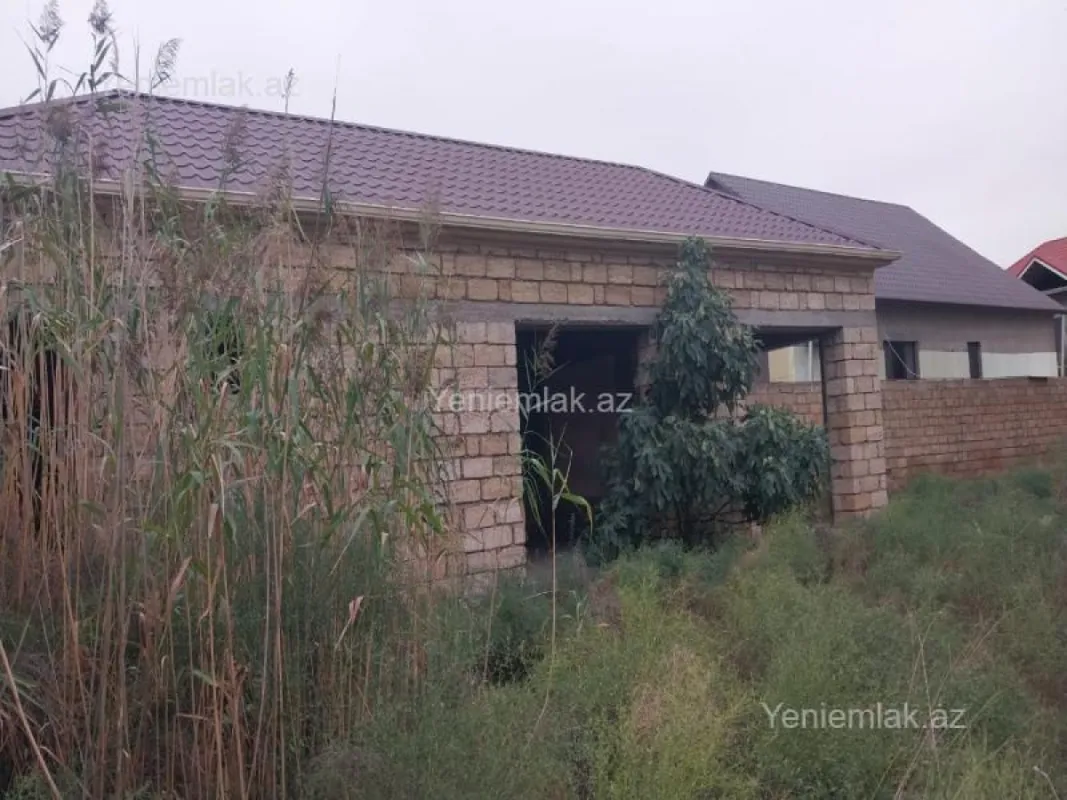 Satılır 8 otaqlı həyət evi 570 m²