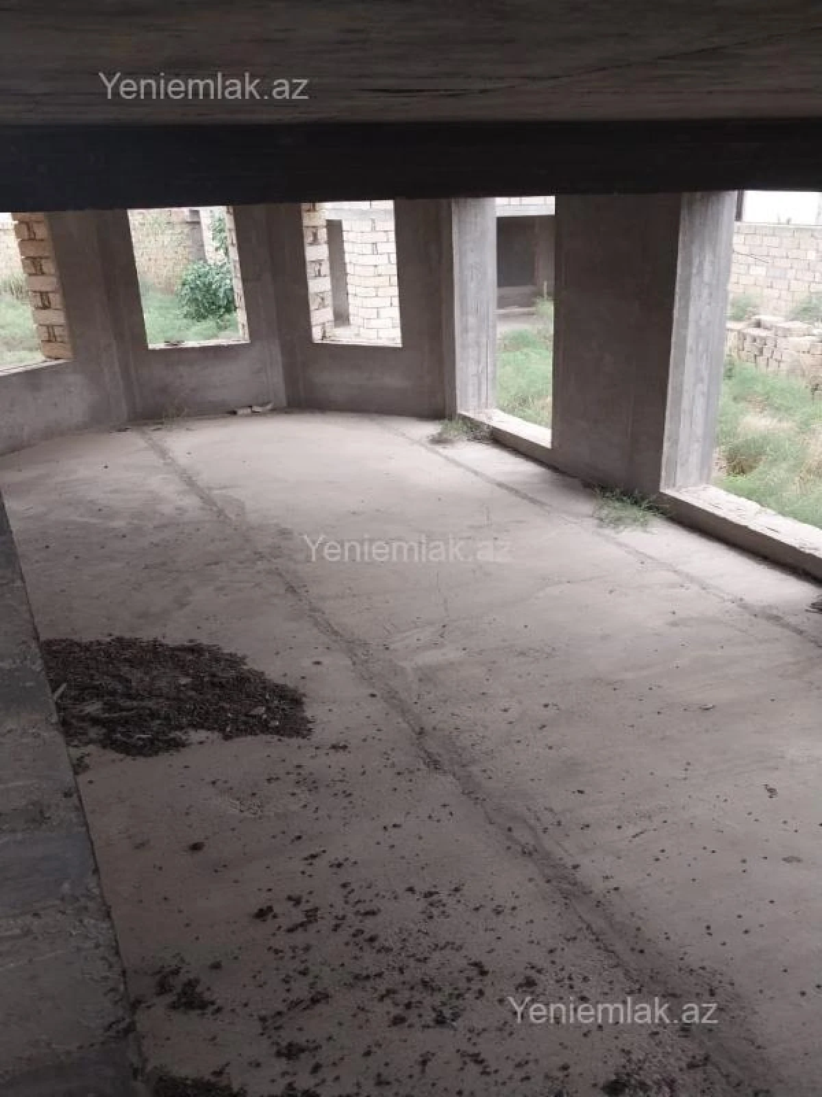 Satılır 8 otaqlı həyət evi 570 m²