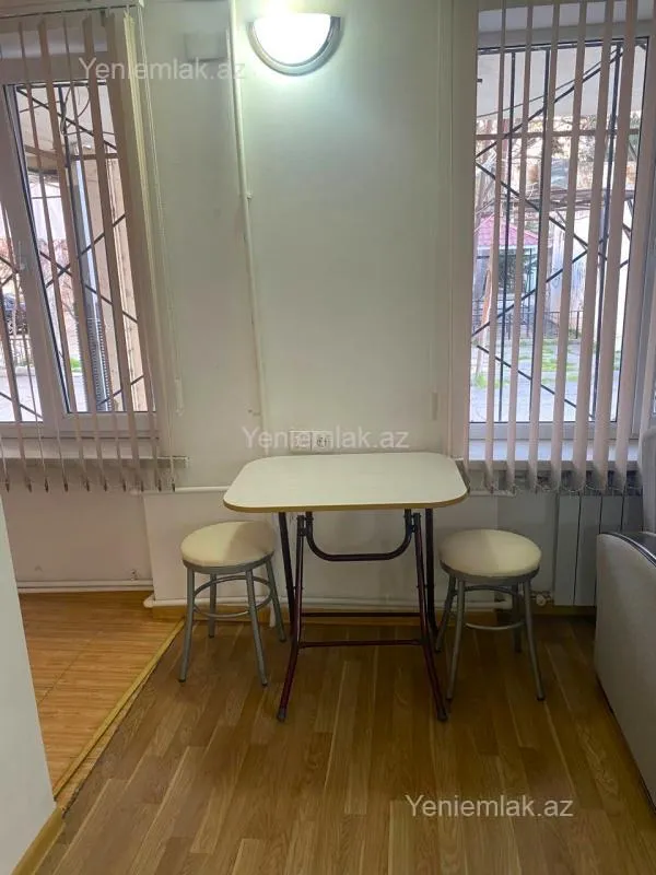 Satılır 1 otaqlı köhnə tikili 40 m²