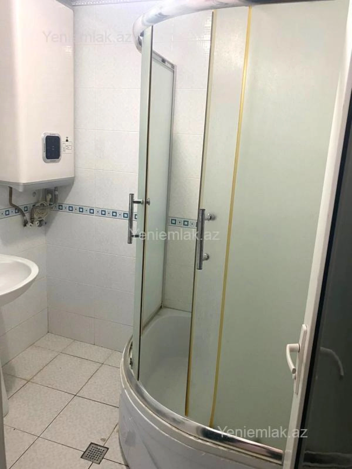 Satılır 1 otaqlı köhnə tikili 40 m²