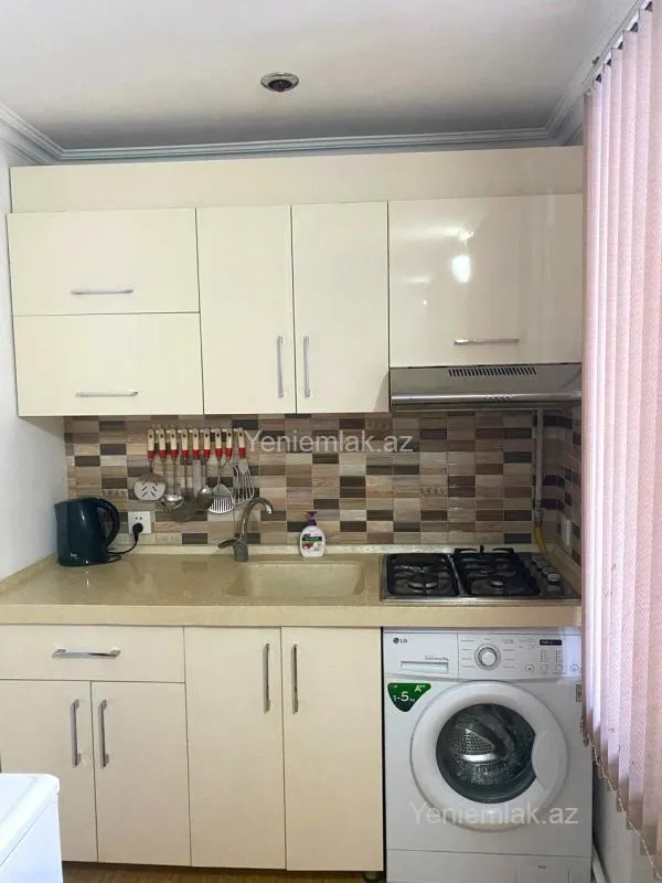 Satılır 1 otaqlı köhnə tikili 40 m²