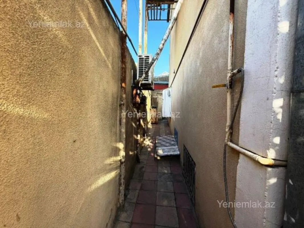 Satılır 5 otaqlı həyət evi 200 m²