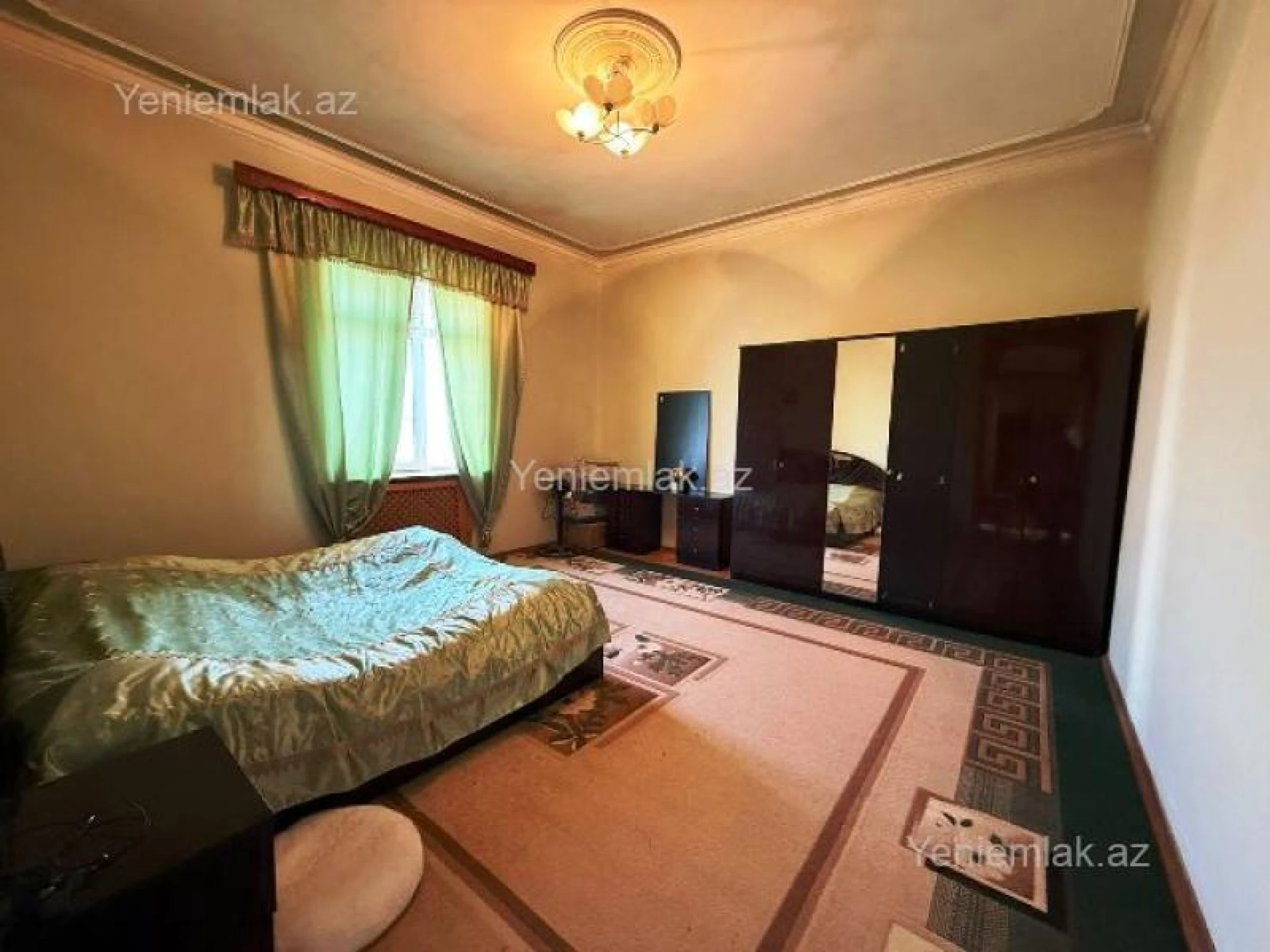 Satılır 5 otaqlı həyət evi 200 m²