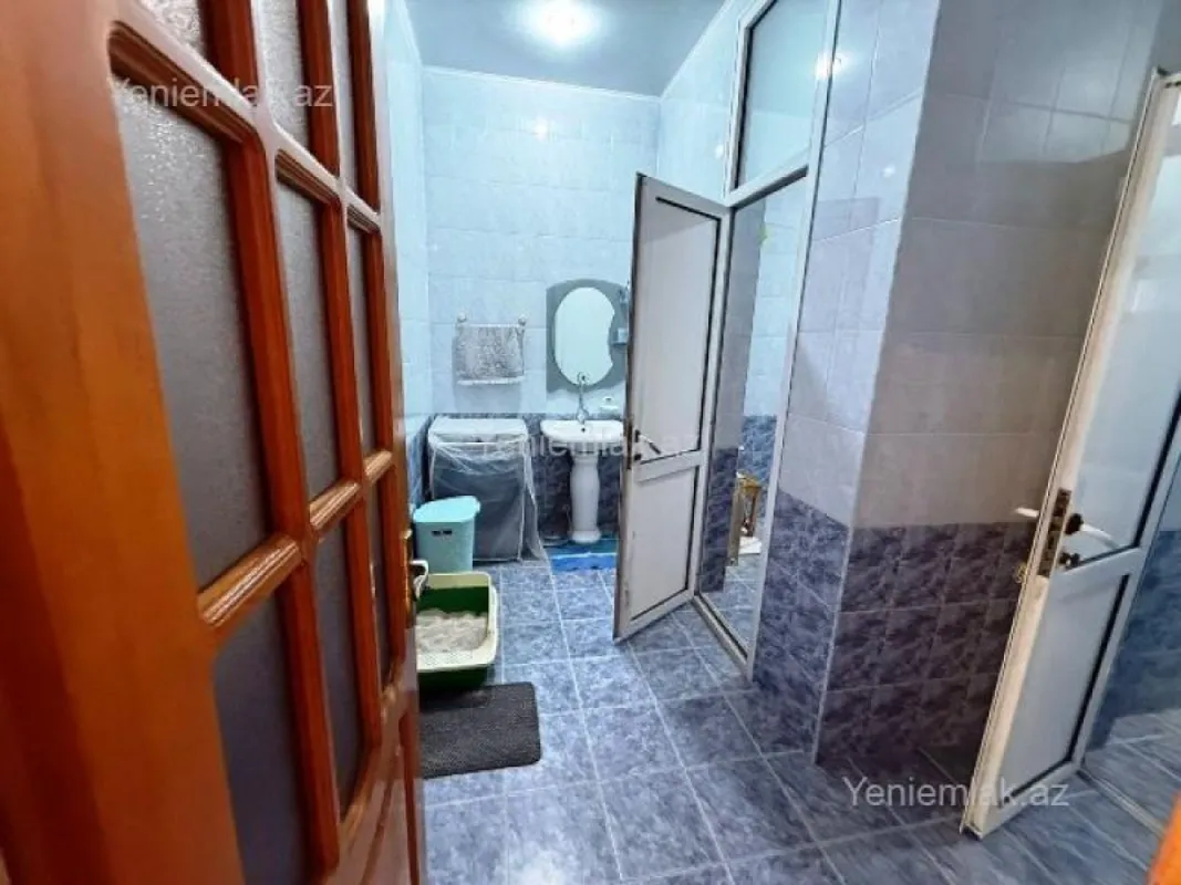 Satılır 5 otaqlı həyət evi 200 m²