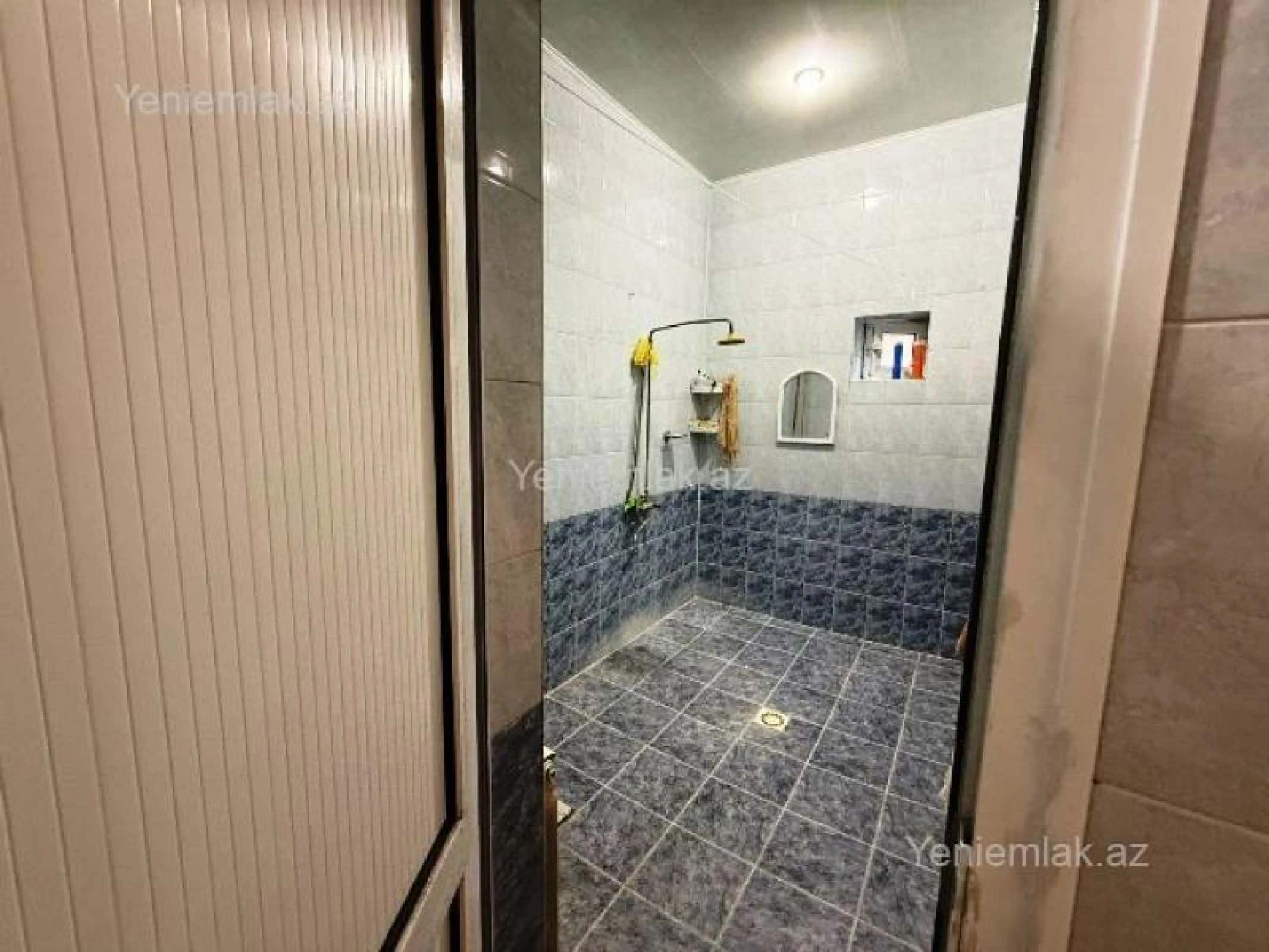 Satılır 5 otaqlı həyət evi 200 m²