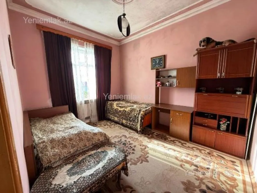 Satılır 5 otaqlı həyət evi 200 m²