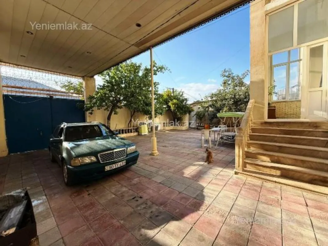 Satılır 5 otaqlı həyət evi 200 m²