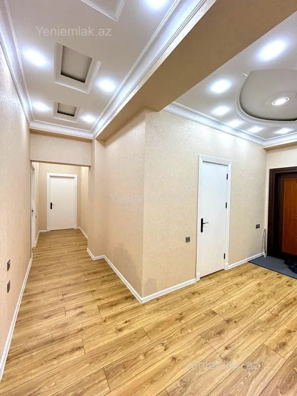 Satılır 3 otaqlı yeni tikili 110 m²