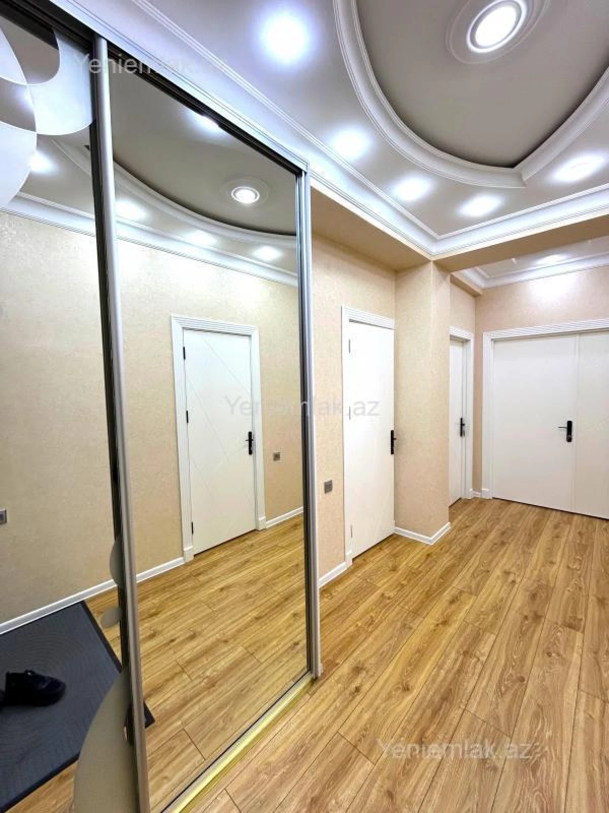 Satılır 3 otaqlı yeni tikili 110 m²