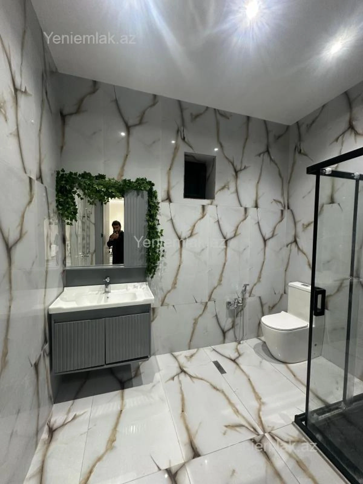 Satılır 4 otaqlı həyət evi 180 m²