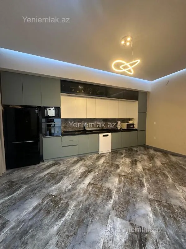 Satılır 4 otaqlı həyət evi 180 m²