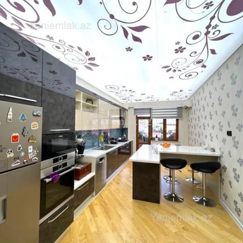 Satılır 5 otaqlı yeni tikili 230 m²