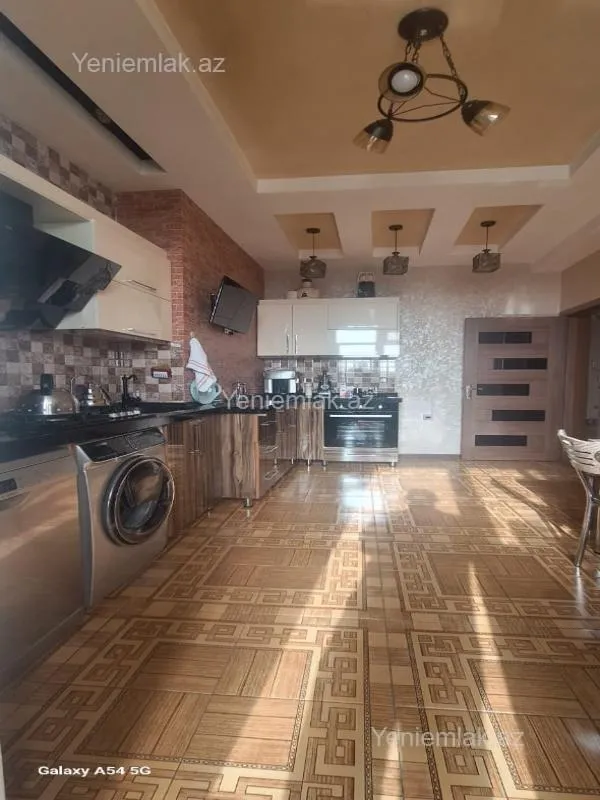 Satılır 3 otaqlı yeni tikili 126 m²