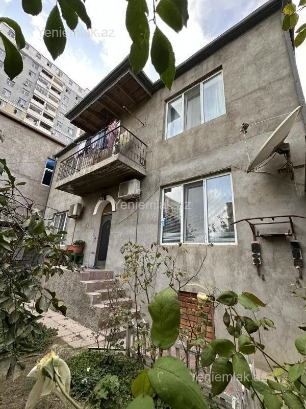 Satılır 4 otaqlı həyət evi 130 m²