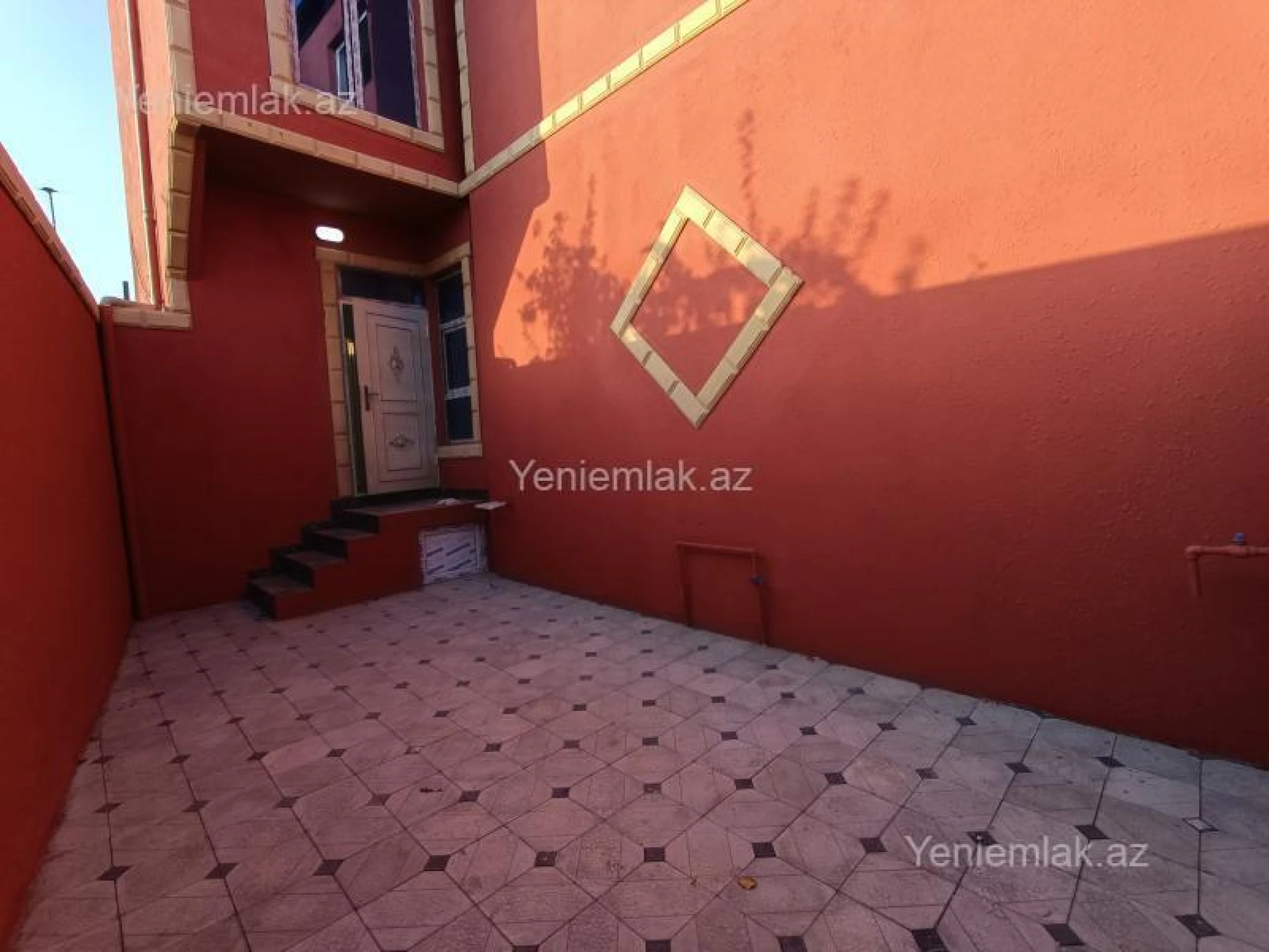 Satılır 6 otaqlı həyət evi 130 m²