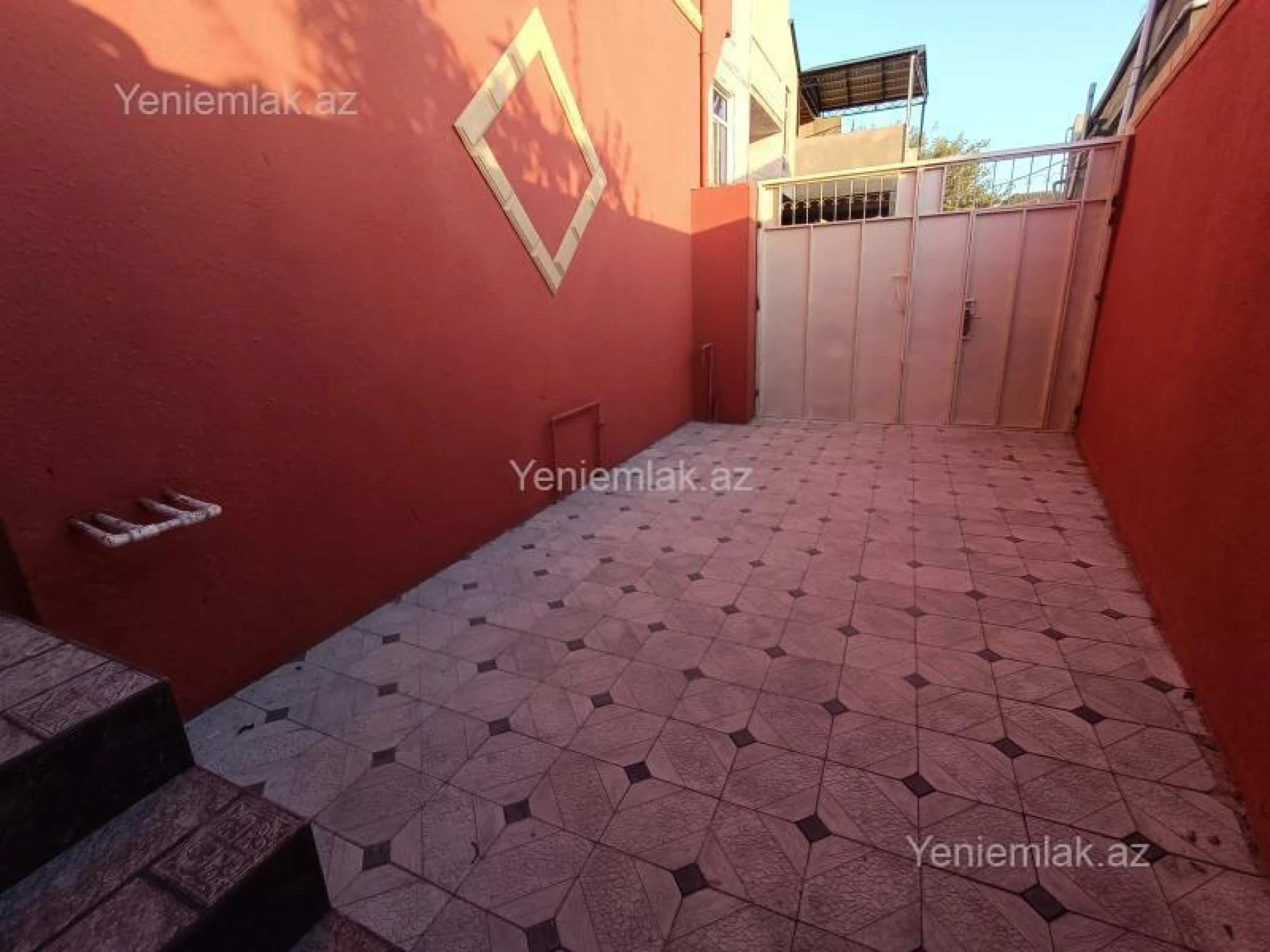 Satılır 6 otaqlı həyət evi 130 m²