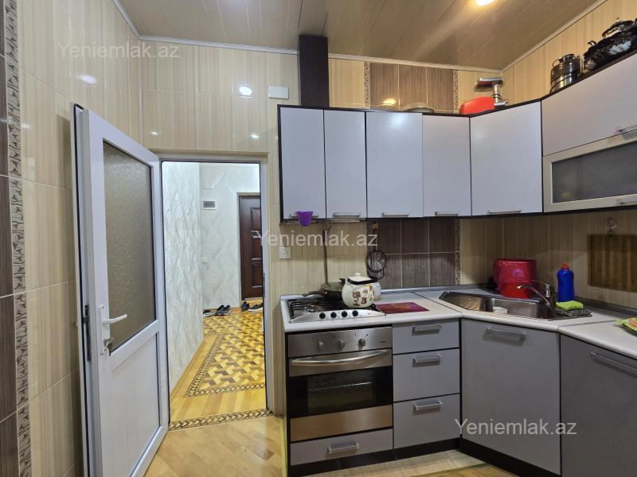 Satılır 3 otaqlı köhnə tikili 100 m²