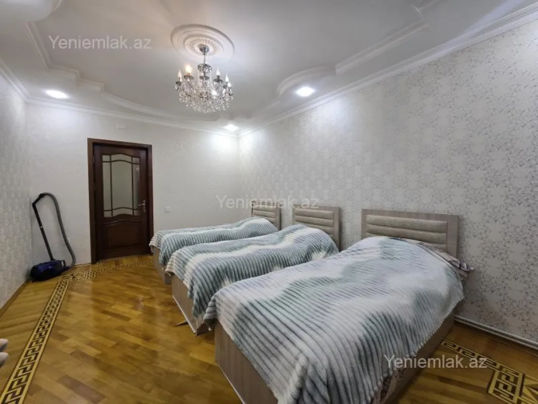 Satılır 3 otaqlı köhnə tikili 100 m²