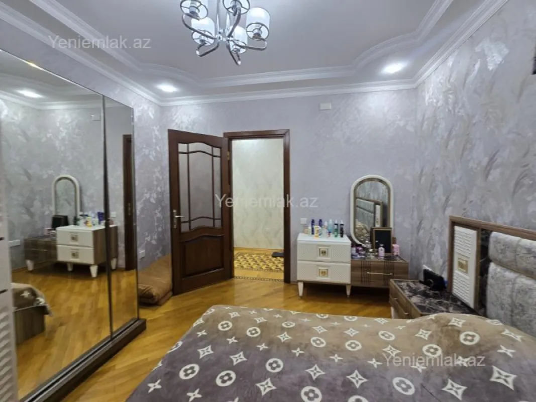 Satılır 3 otaqlı köhnə tikili 100 m²