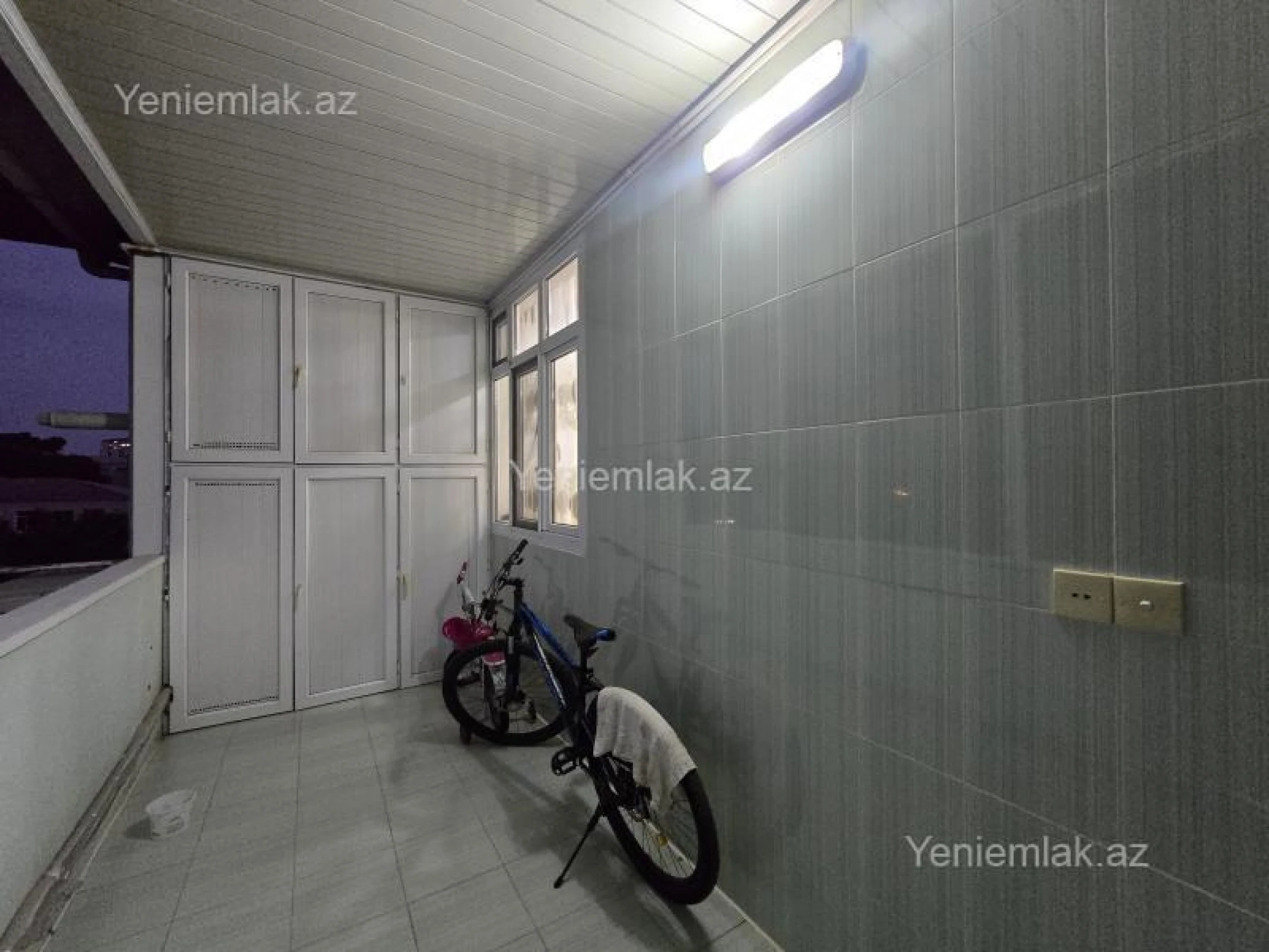 Satılır 3 otaqlı köhnə tikili 100 m²