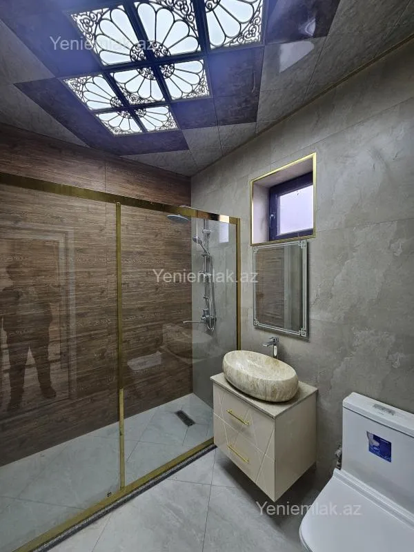 Satılır 5 otaqlı həyət evi 200 m²