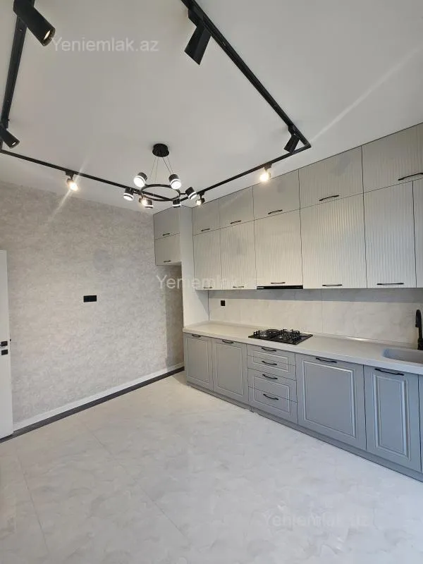 Satılır 5 otaqlı həyət evi 200 m²