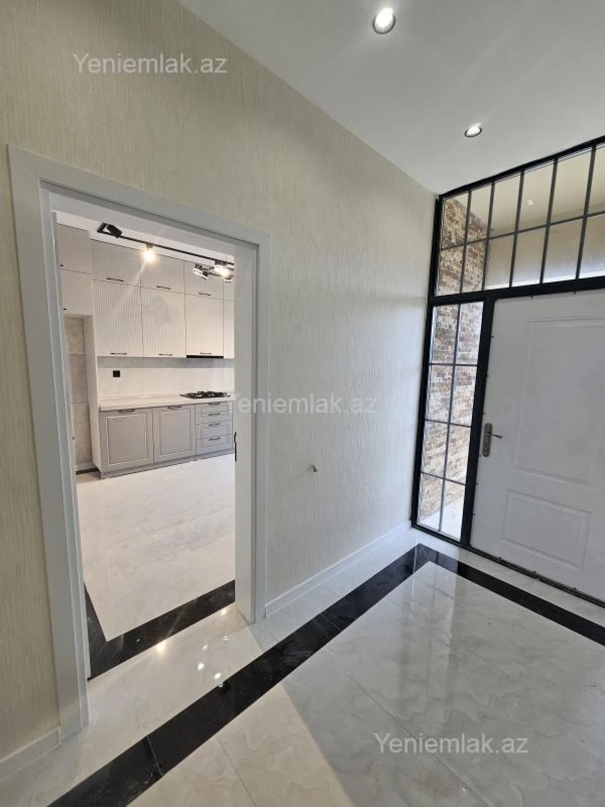 Satılır 5 otaqlı həyət evi 200 m²