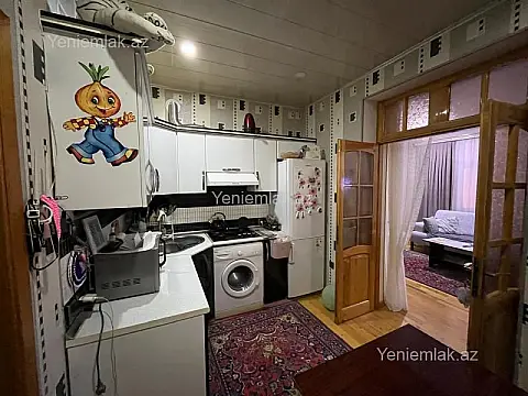 Satılır 2 otaqlı köhnə tikili 90 m²