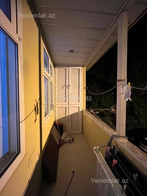 Satılır 2 otaqlı köhnə tikili 90 m²