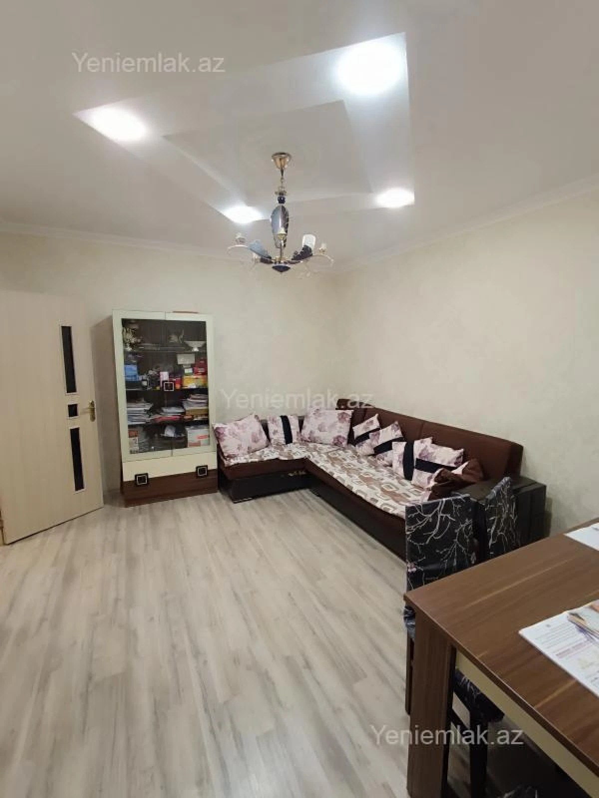 Satılır 3 otaqlı köhnə tikili 73 m²