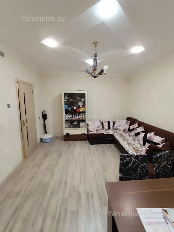 Satılır 3 otaqlı köhnə tikili 73 m²