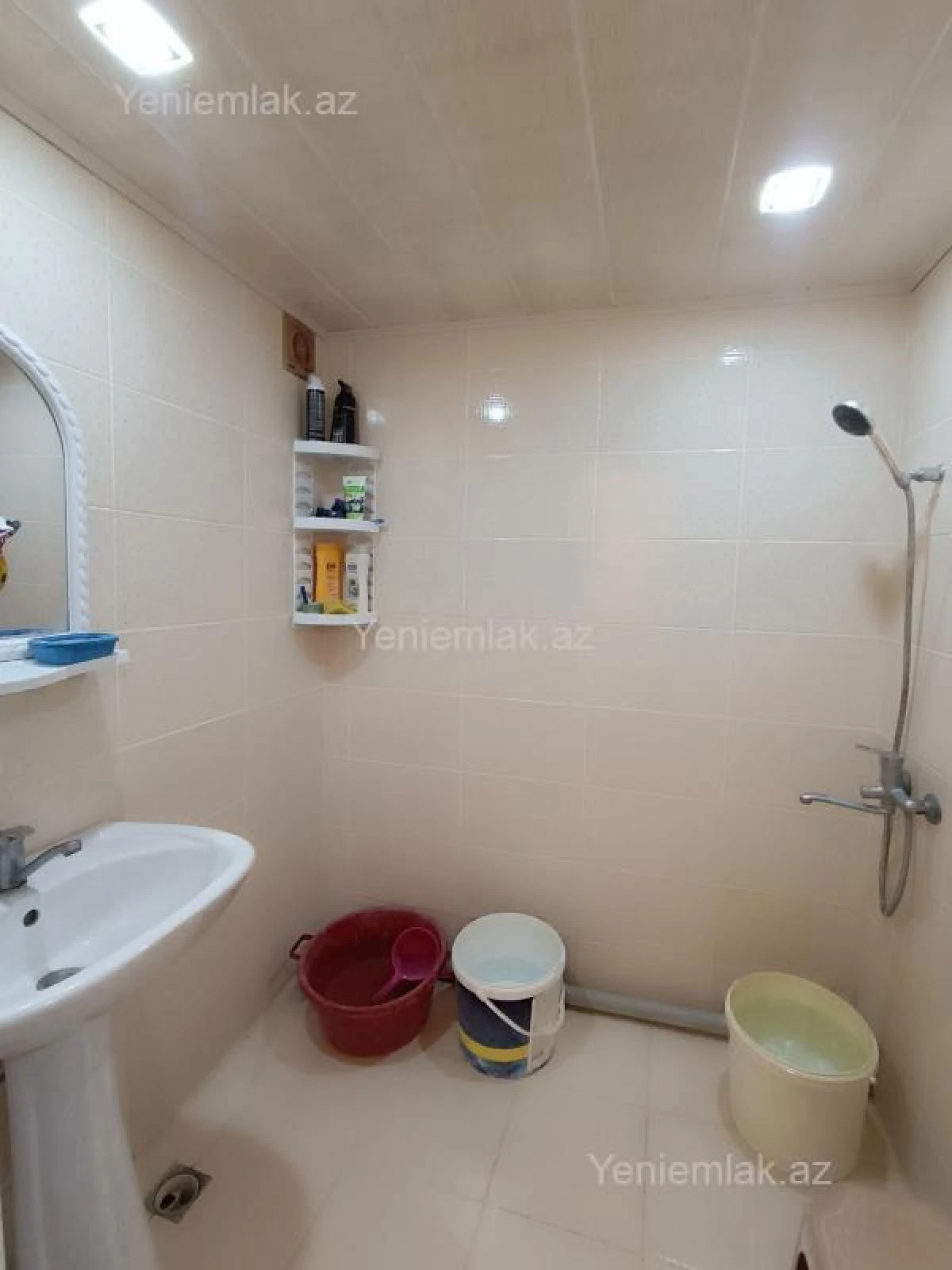 Satılır 3 otaqlı köhnə tikili 73 m²