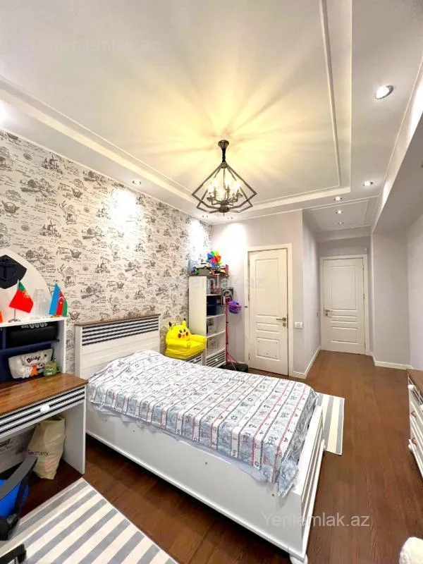 Satılır 3 otaqlı yeni tikili 170 m²