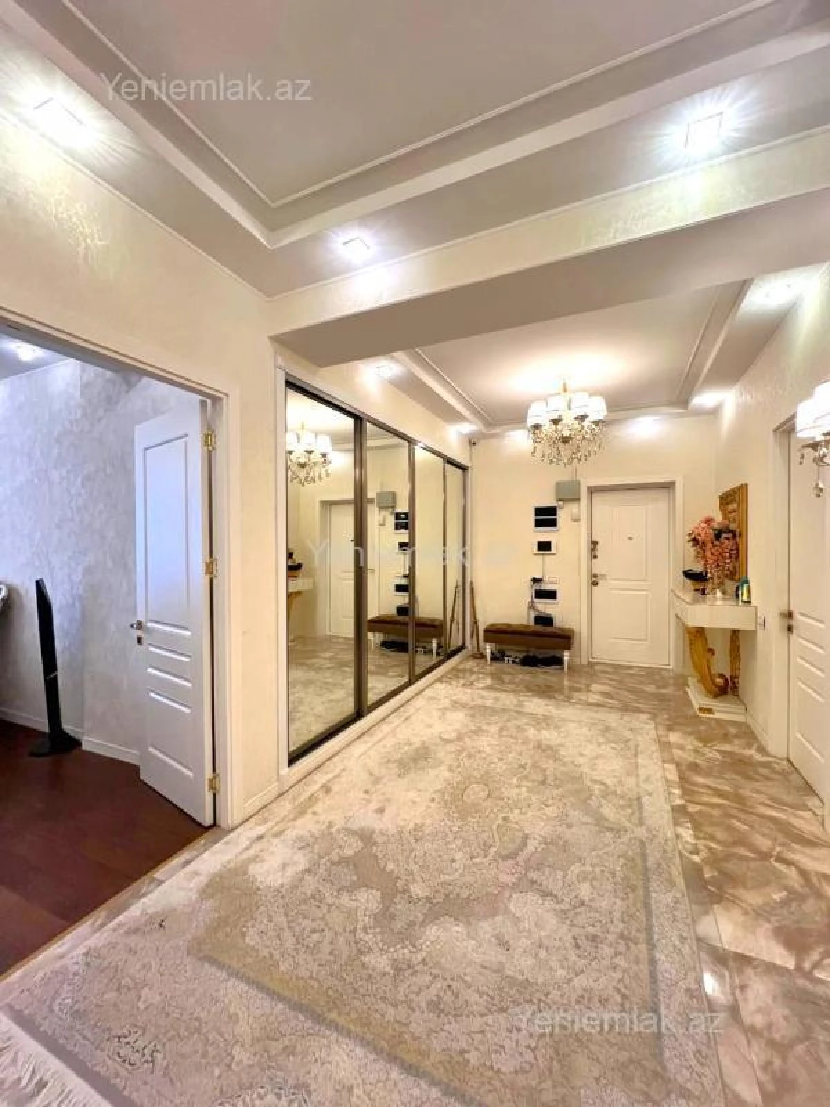 Satılır 3 otaqlı yeni tikili 170 m²