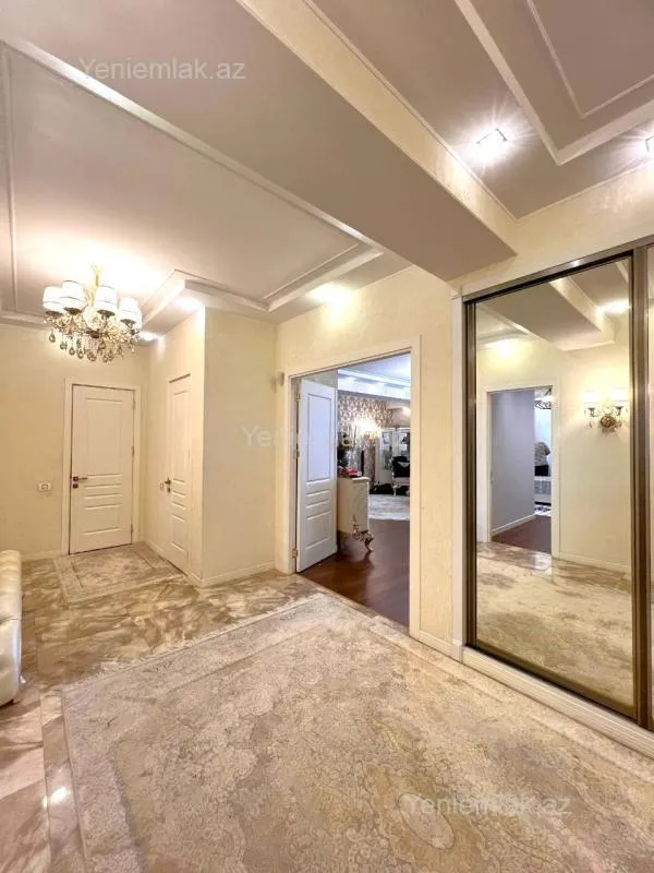 Satılır 3 otaqlı yeni tikili 170 m²