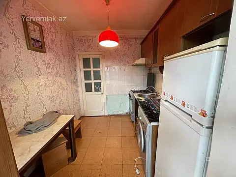 Satılır 2 otaqlı köhnə tikili 50 m²