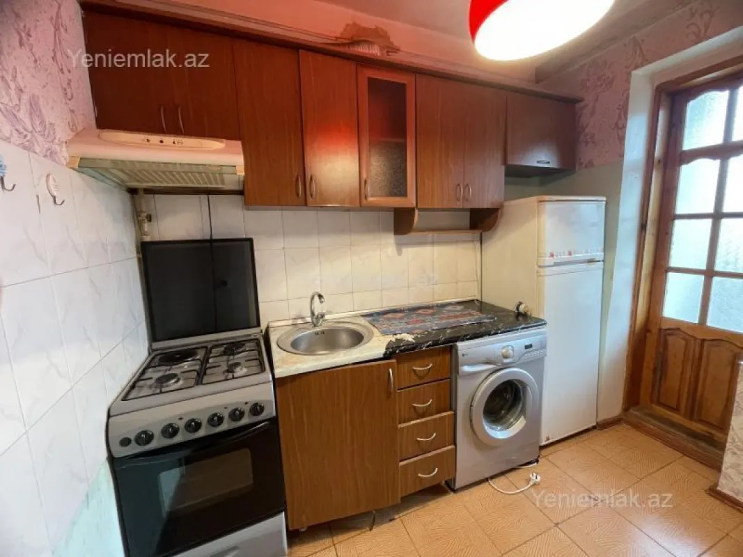 Satılır 2 otaqlı köhnə tikili 50 m²