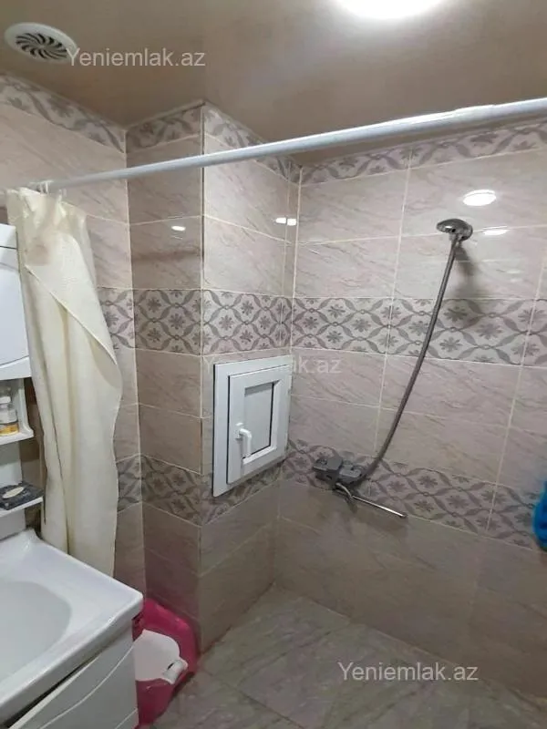 Satılır 3 otaqlı köhnə tikili 70 m²