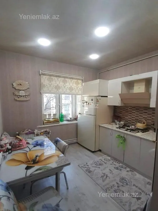 Satılır 3 otaqlı köhnə tikili 70 m²