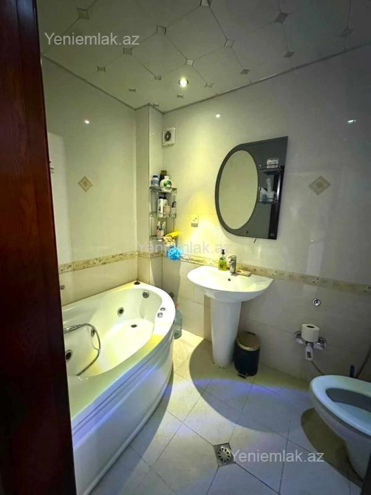 Satılır 4 otaqlı köhnə tikili 120 m²