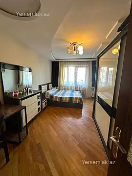 Satılır 4 otaqlı köhnə tikili 120 m²