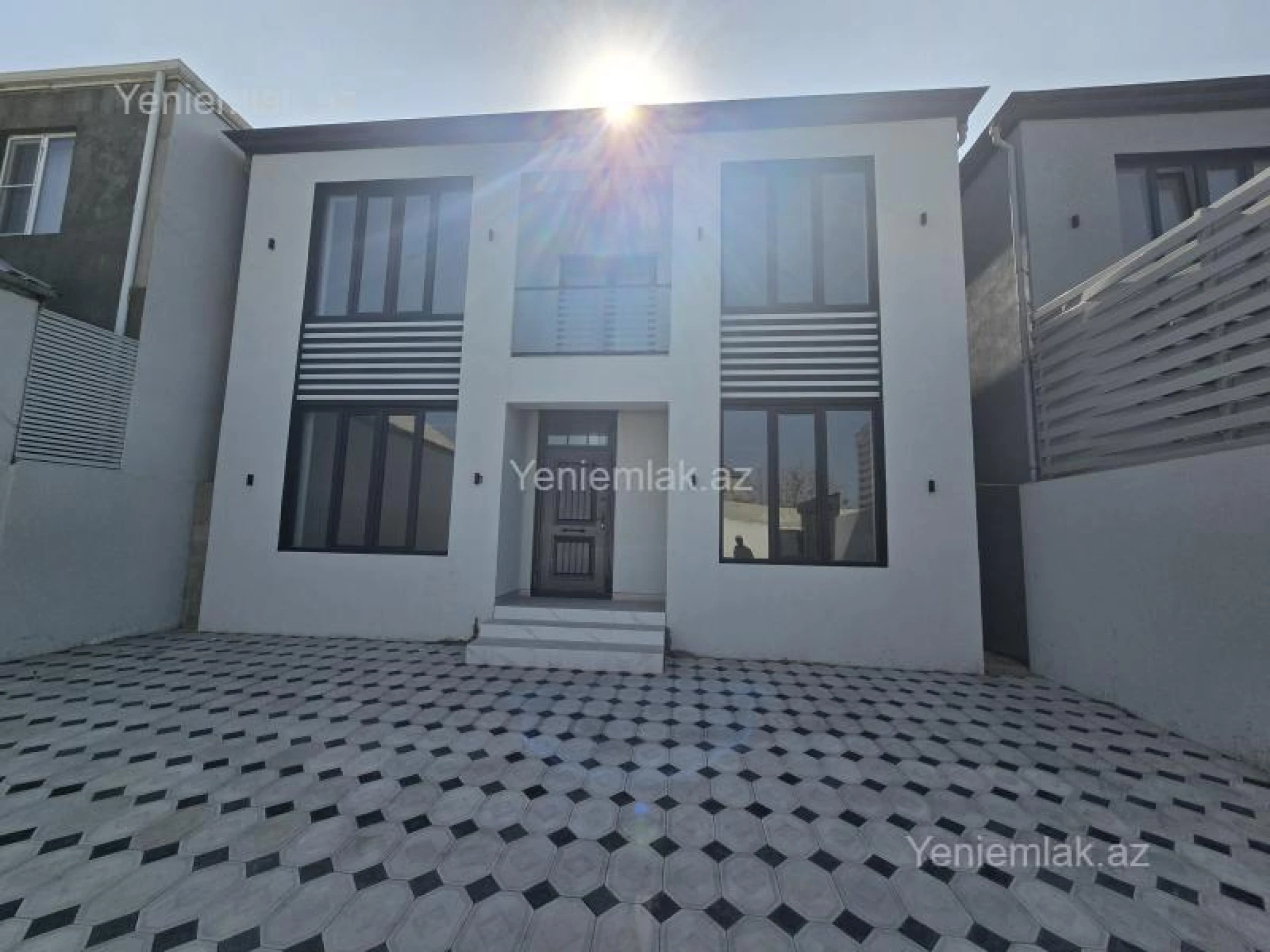 Satılır 4 otaqlı həyət evi 200 m²