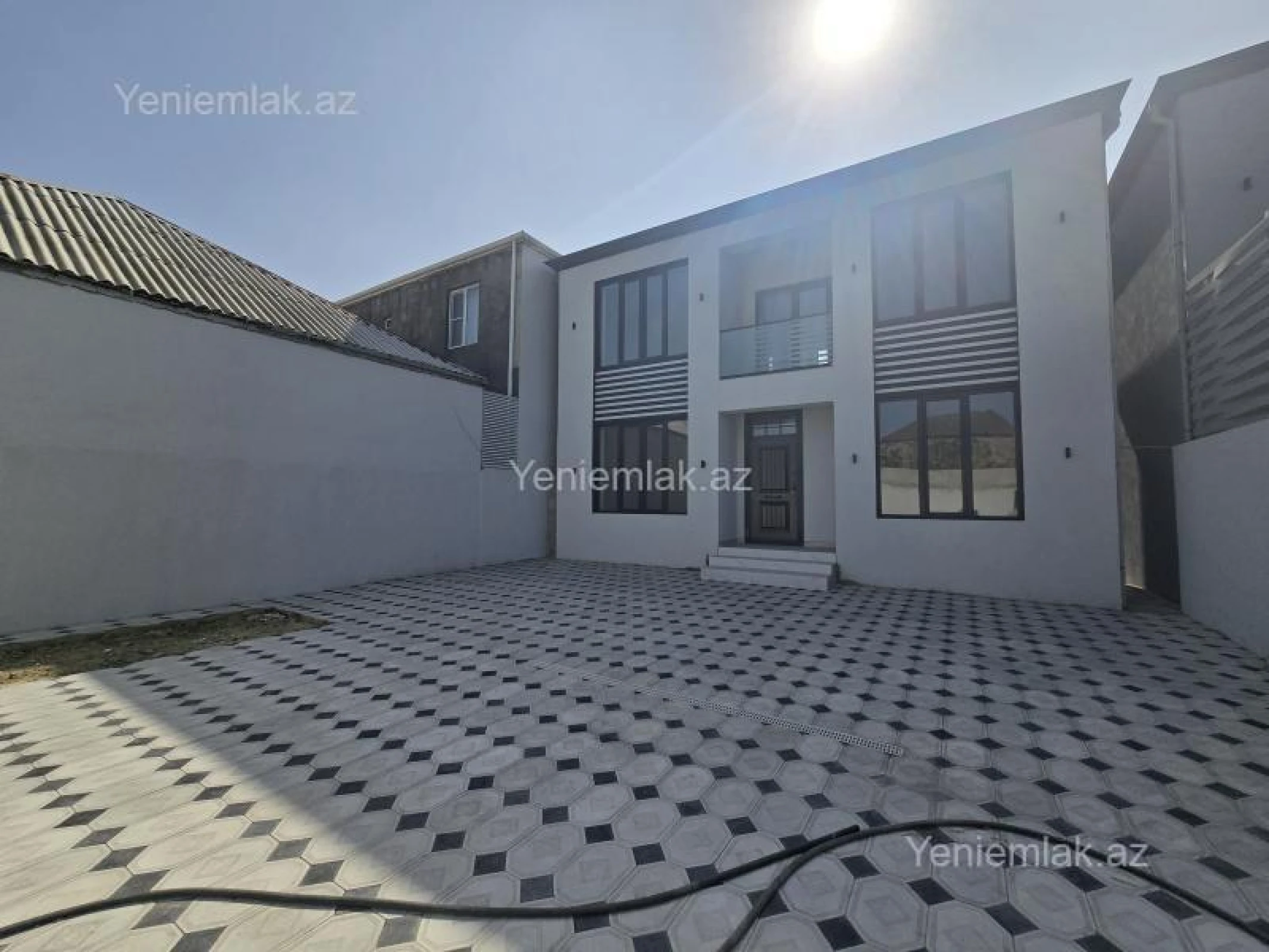 Satılır 4 otaqlı həyət evi 200 m²
