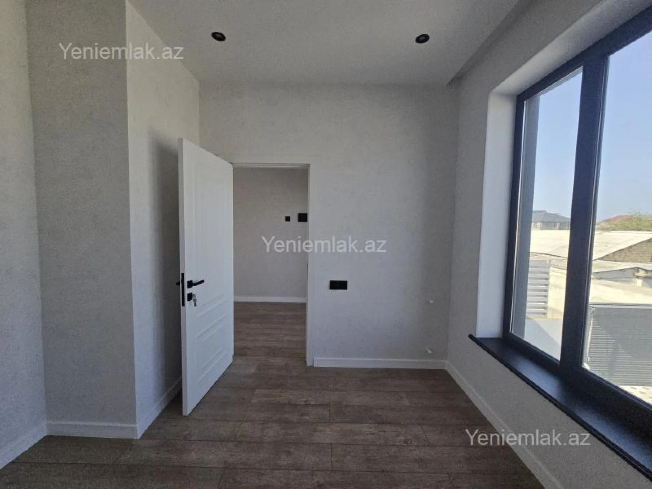 Satılır 4 otaqlı həyət evi 200 m²